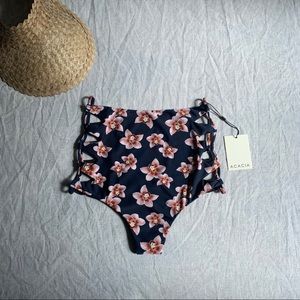 Acacia Isle Queens Bottoms